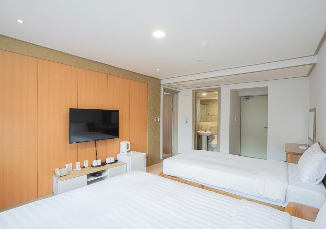 J2 Family Hotel Čedžu Exteriér fotografie