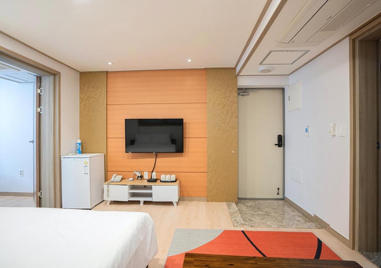 J2 Family Hotel Čedžu Exteriér fotografie