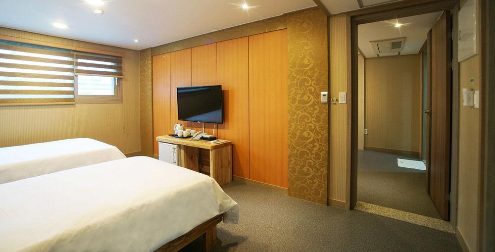 J2 Family Hotel Čedžu Exteriér fotografie
