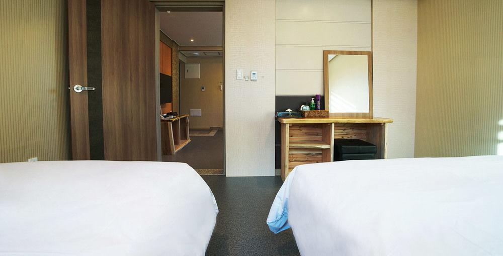 J2 Family Hotel Čedžu Exteriér fotografie