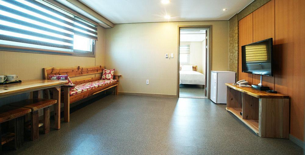J2 Family Hotel Čedžu Exteriér fotografie
