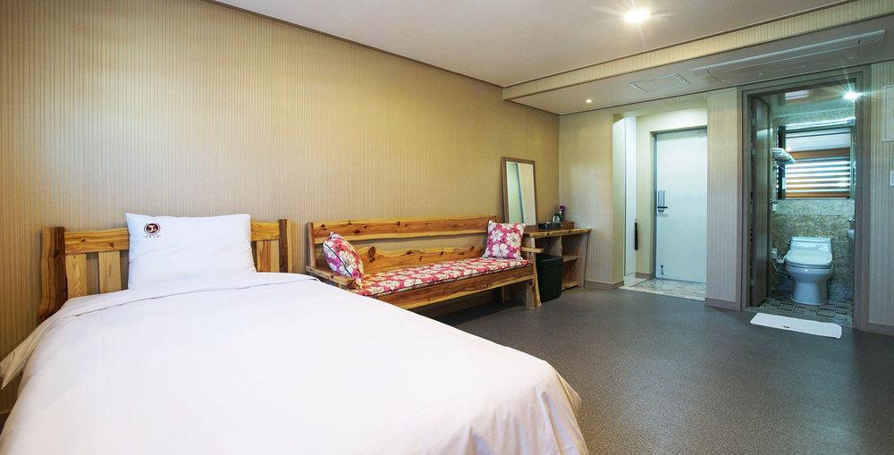 J2 Family Hotel Čedžu Exteriér fotografie