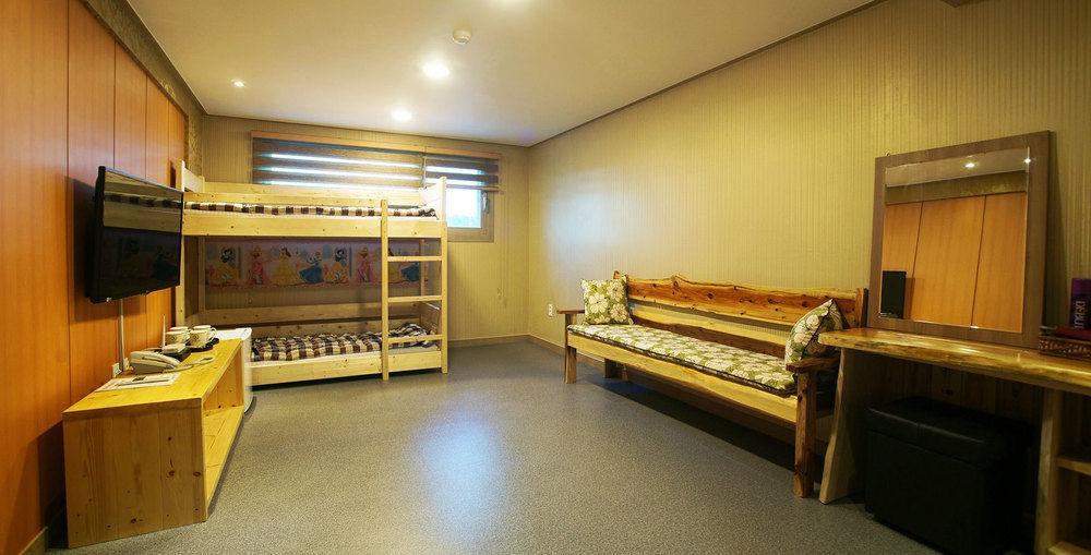 J2 Family Hotel Čedžu Exteriér fotografie