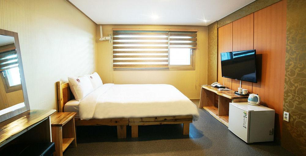 J2 Family Hotel Čedžu Exteriér fotografie
