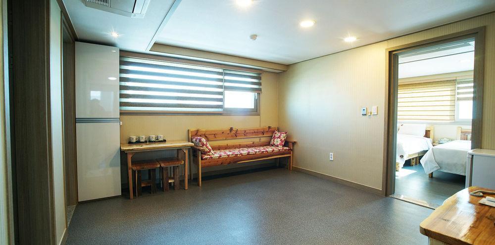 J2 Family Hotel Čedžu Exteriér fotografie
