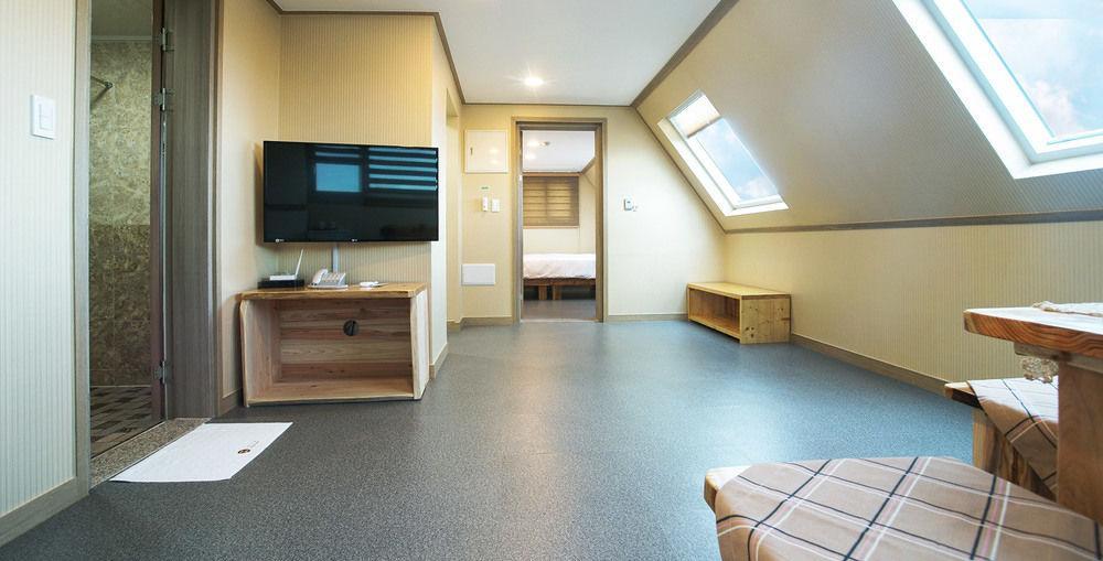 J2 Family Hotel Čedžu Exteriér fotografie